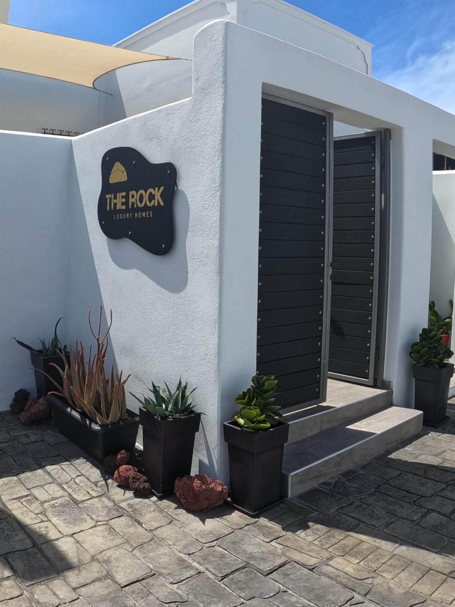 The Rock Luxury Homes Месария Екстериор снимка